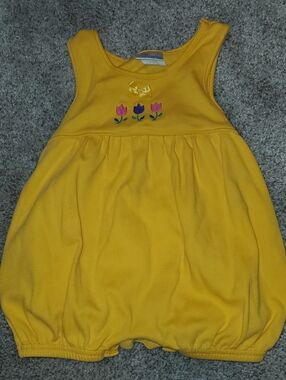Vintage Carters Sleeveless Romper Size 9 - 12 Months